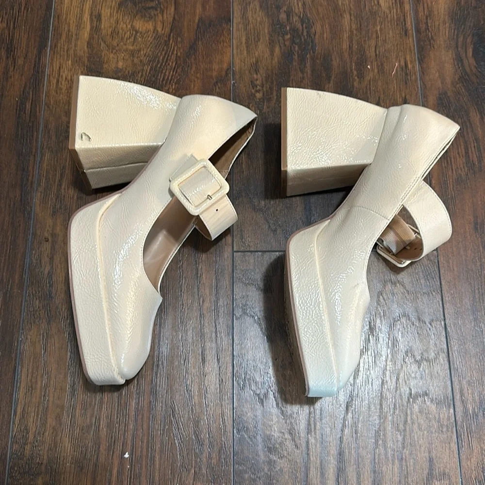 Mary Jane Khiara Shiny Textured Cream Platform Patent Leather Block Heels